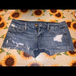 Size 6, American Eagle jean shorts. Lightly worn.